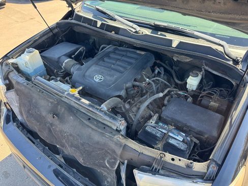 Used 2011 Toyota Tundra 4x4 Double Cab image 22