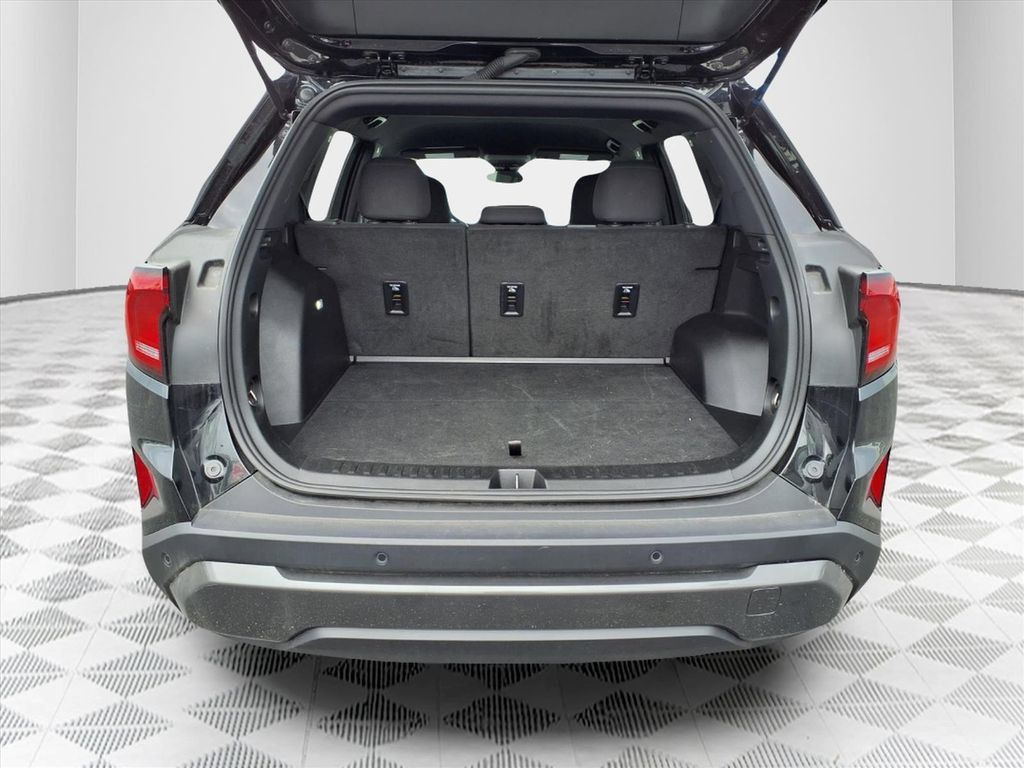 Certified 2025 GMC Terrain Elevation AWD/4WD image 9