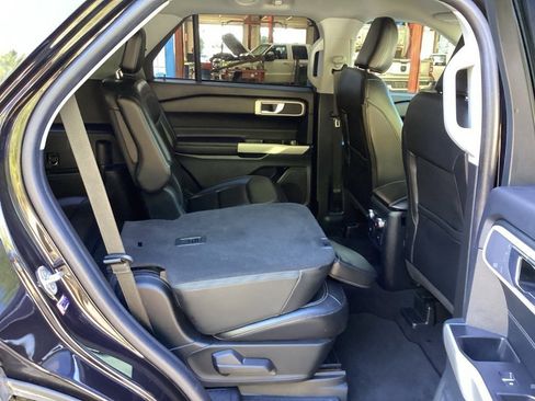 Used 2021 Ford Explorer XLT w/ Equipment Group 202A image 46