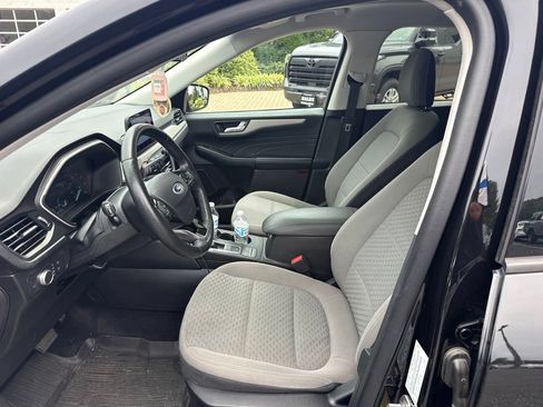 Used 2021 Ford Escape SE w/ SE Sport Appearance Package AWD/4WD image 6