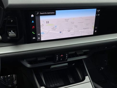 Certified 2025 Porsche Cayenne image 12