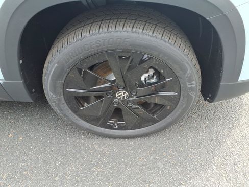 New 2026 Volkswagen Taos SE FWD image 5