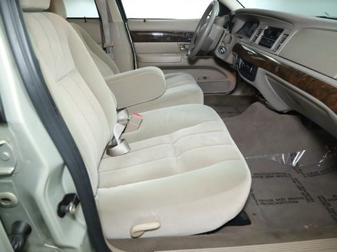 Used 2005 Mercury Grand Marquis GS image 30