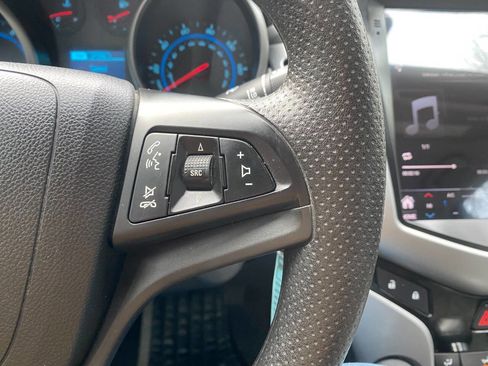 Used 2014 Chevrolet Cruze LS image 18