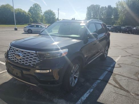 Used 2020 Ford Explorer Platinum w/ Premium Technology Package AWD/4WD image 4