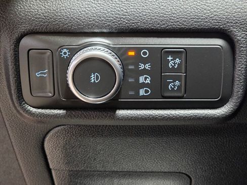 Used 2021 Ford Explorer XLT w/ Equipment Group 202A RWD image 36
