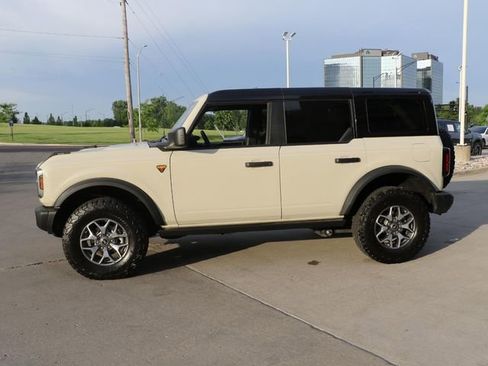 Used 2025 Ford Bronco Badlands AWD/4WD image 4