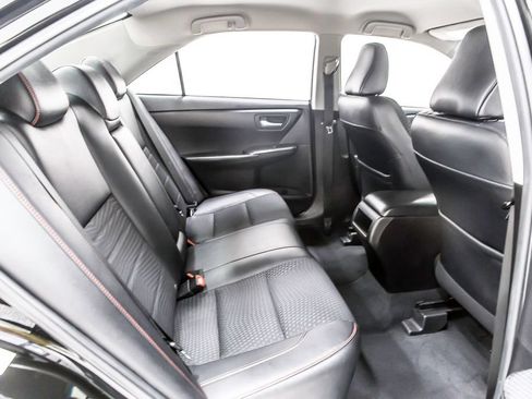 Used 2015 Toyota Camry SE FWD image 33