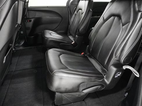 New 2026 Chrysler Pacifica Select FWD image 15