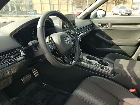 Used 2023 Honda Civic Sport image 9