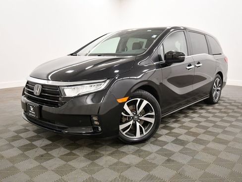 Certified 2024 Honda Odyssey Touring image 2