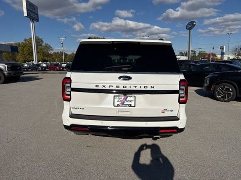 Used 2024 Ford Expedition Limited image 4