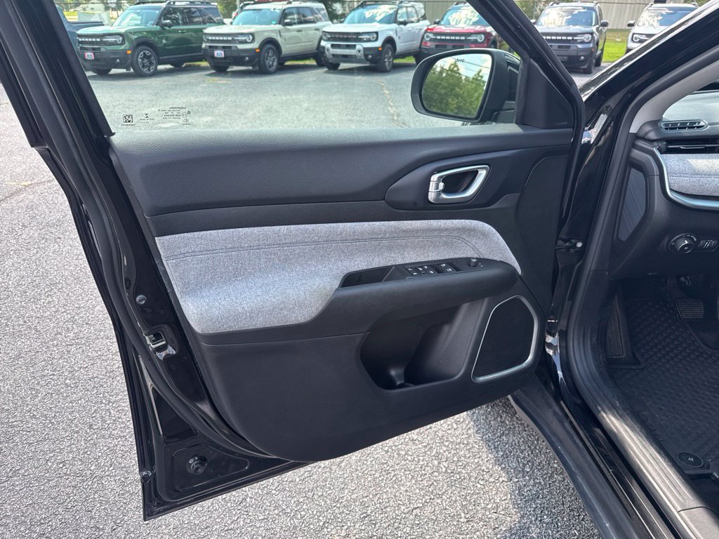 Used 2022 Jeep Compass Latitude w/ Convenience Group AWD/4WD image 23
