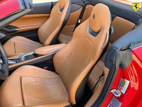 Used 2019 Ferrari Portofino RWD image 44