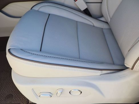 New 2026 GMC Yukon XL Denali w/ Denali Reserve Package image 16