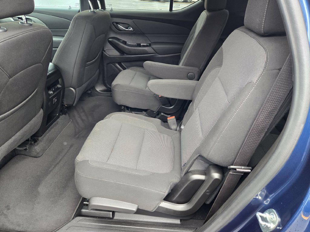 Used 2023 Chevrolet Traverse LT FWD image 26