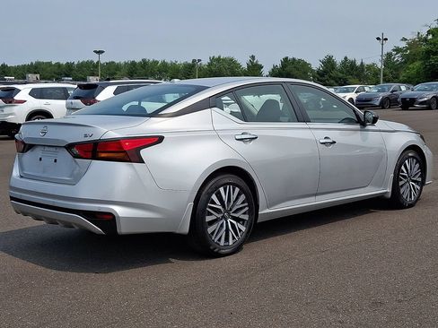 Certified 2024 Nissan Altima 2.5 SV FWD image 6
