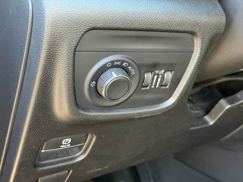 Used 2024 Jeep Grand Cherokee L Laredo image 18