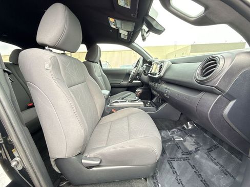 Used 2019 Toyota Tacoma TRD Sport image 26