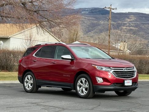 Used 2020 Chevrolet Equinox Premier image 3
