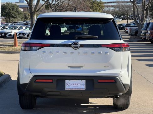 Certified 2025 Nissan Pathfinder S image 5