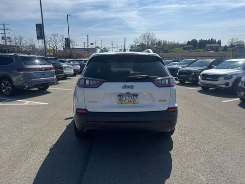 Used 2019 Jeep Cherokee Latitude Plus w/ Comfort/Convenience Group image 6