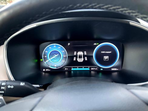 Used 2023 Hyundai Santa Fe Limited image 21