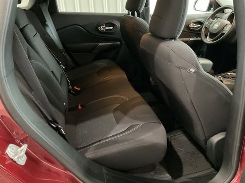 Used 2019 Jeep Cherokee Latitude w/ Popular Appearance Group image 22