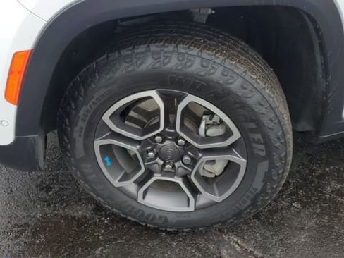 Certified 2022 Jeep Grand Cherokee Trailhawk w/ Advanced Protech Group II image 3