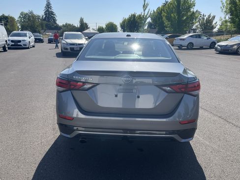 Used 2025 Nissan Sentra SR FWD image 4