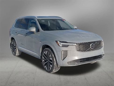 New 2026 Volvo XC90 B6 Plus w/ Protection Package Premier image 8