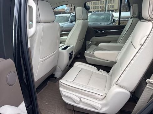 Used 2023 GMC Yukon Denali image 11
