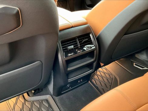 Used 2025 BMW X5 xDrive40i w/ Parking Assistance Package image 33