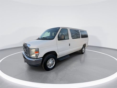 Used 2013 Ford E-350 and Econoline 350 XLT image 4