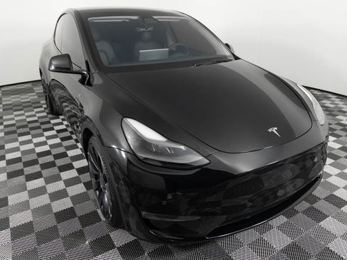 Used 2022 Tesla Model Y Performance image 10