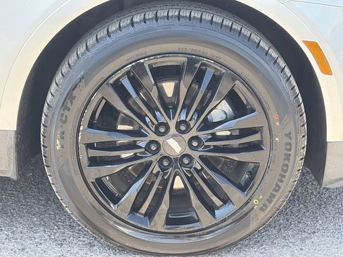Used 2017 Cadillac XT5 Premium Luxury AWD/4WD image 9