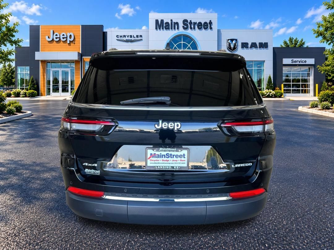 Used 2025 Jeep Grand Cherokee L Laredo w/ Luxury Tech Group I AWD/4WD image 4