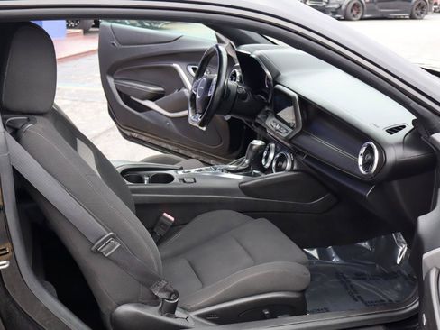 Used 2019 Chevrolet Camaro LT w/ Technology Package RWD image 17