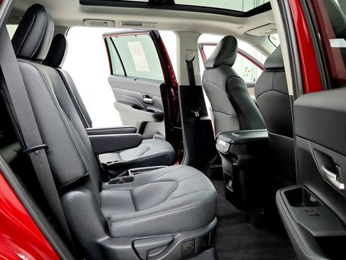 Certified 2025 Toyota Grand Highlander AWD image 18