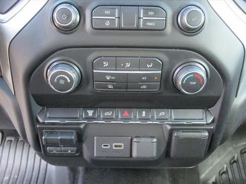 Used 2021 Chevrolet Silverado 3500 LT image 21