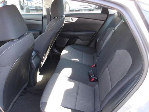 Used 2022 Kia Forte LXS FWD image 10