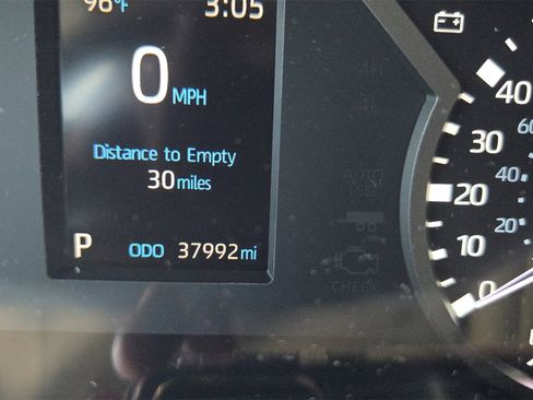 Used 2023 Toyota Tundra Limited image 12