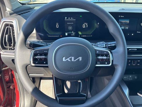 Used 2025 Kia Sorento LX FWD image 19