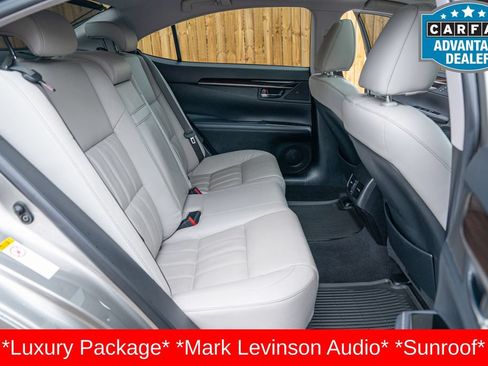 Used 2018 Lexus ES 300h FWD image 19