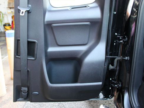 Used 2019 Toyota Tacoma SR image 38