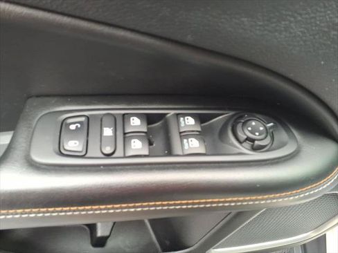 Used 2018 Jeep Compass Latitude w/ Cold Weather Group AWD/4WD image 15
