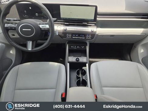 Used 2025 Hyundai Kona Limited FWD image 28
