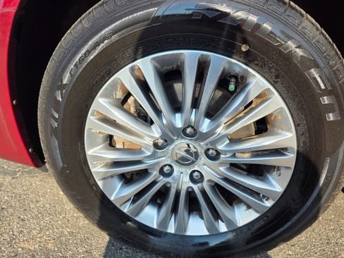 Used 2014 Chrysler Town & Country Touring-L FWD image 9
