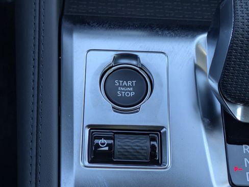 New 2026 Jaguar F-PACE SVR 575 Edition image 17