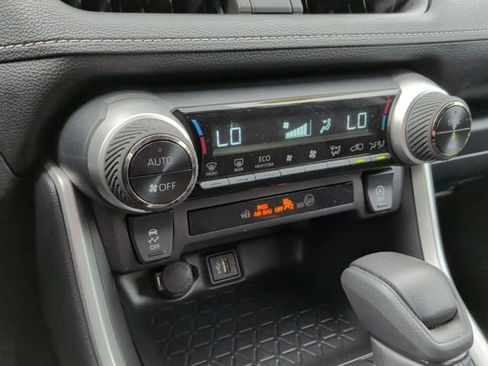 Used 2025 Toyota RAV4 XLE FWD image 25